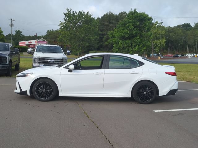Used 2025 Toyota Camry SE FWD image 10