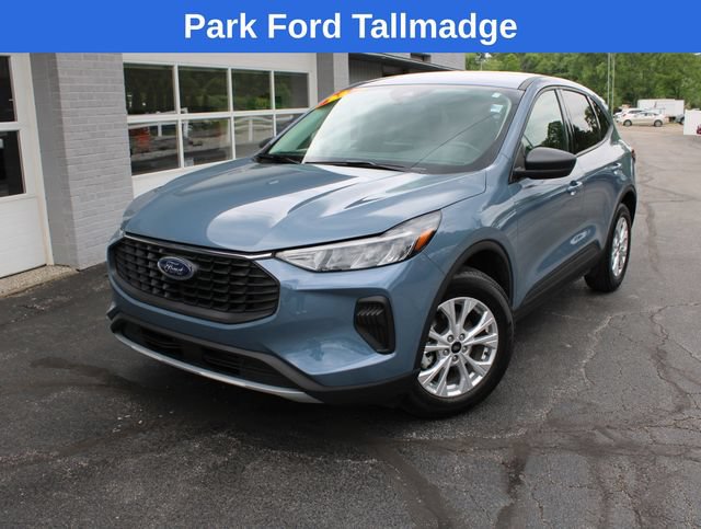 Used 2025 Ford Escape Active w/ Cold Weather Package FWD image 9