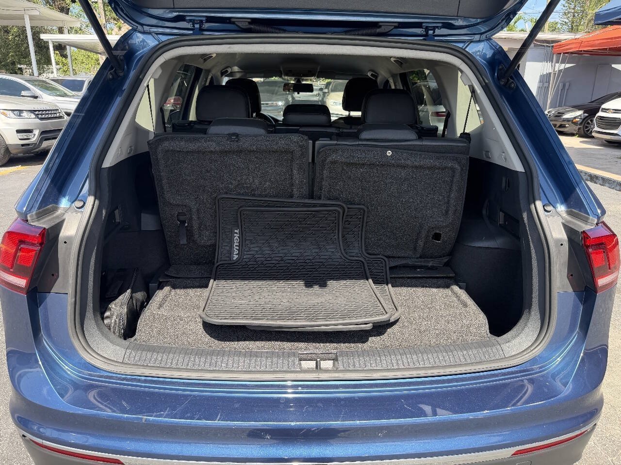 Used 2020 Volkswagen Tiguan SE FWD image 23