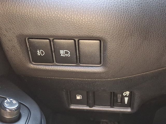 Used 2018 Toyota C-HR XLE FWD image 26