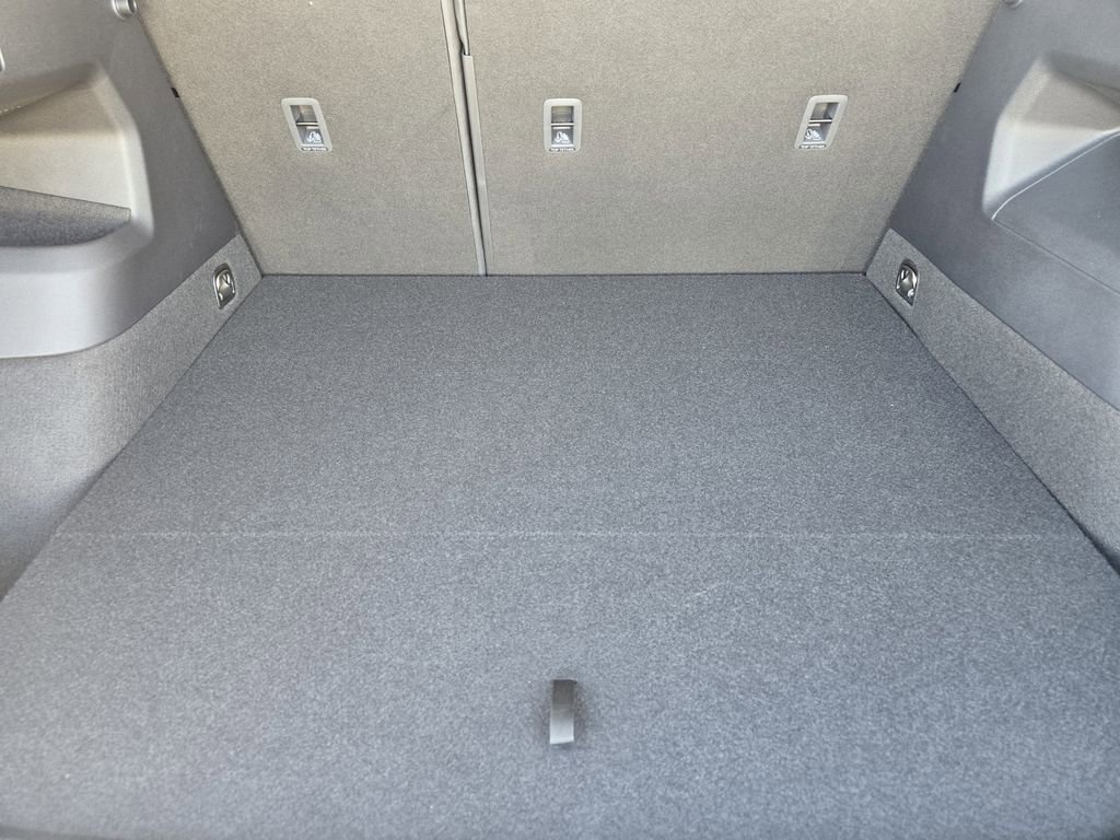 New 2026 Volkswagen Tiguan SE image 23