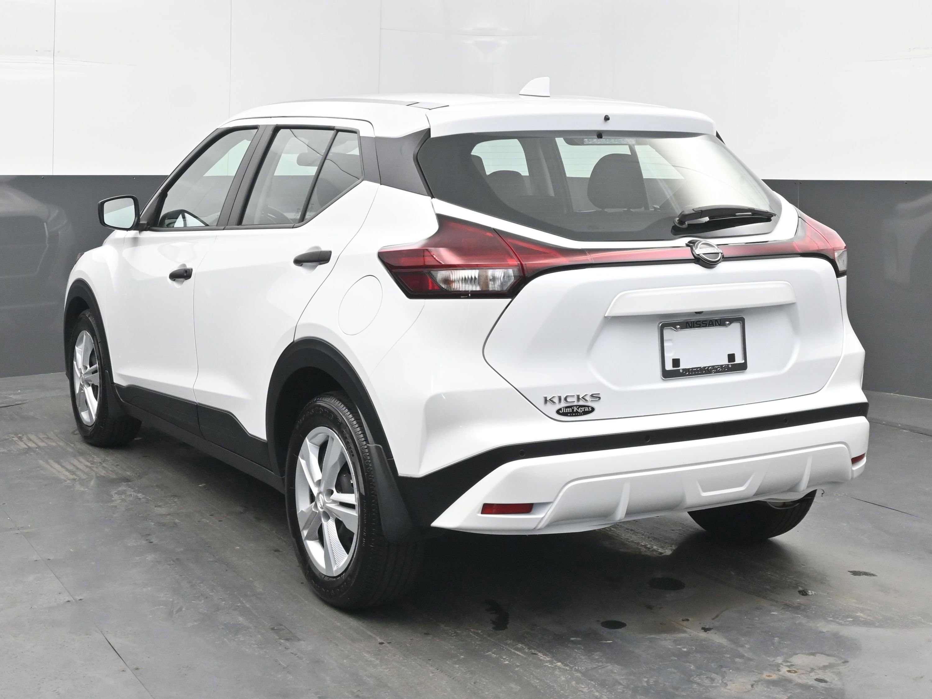 Certified 2025 Nissan Kicks Play S image 6