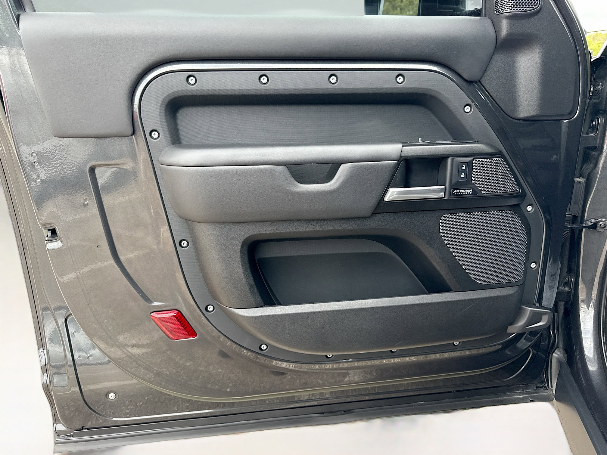 Used 2023 Land Rover Defender 90 V8 image 21