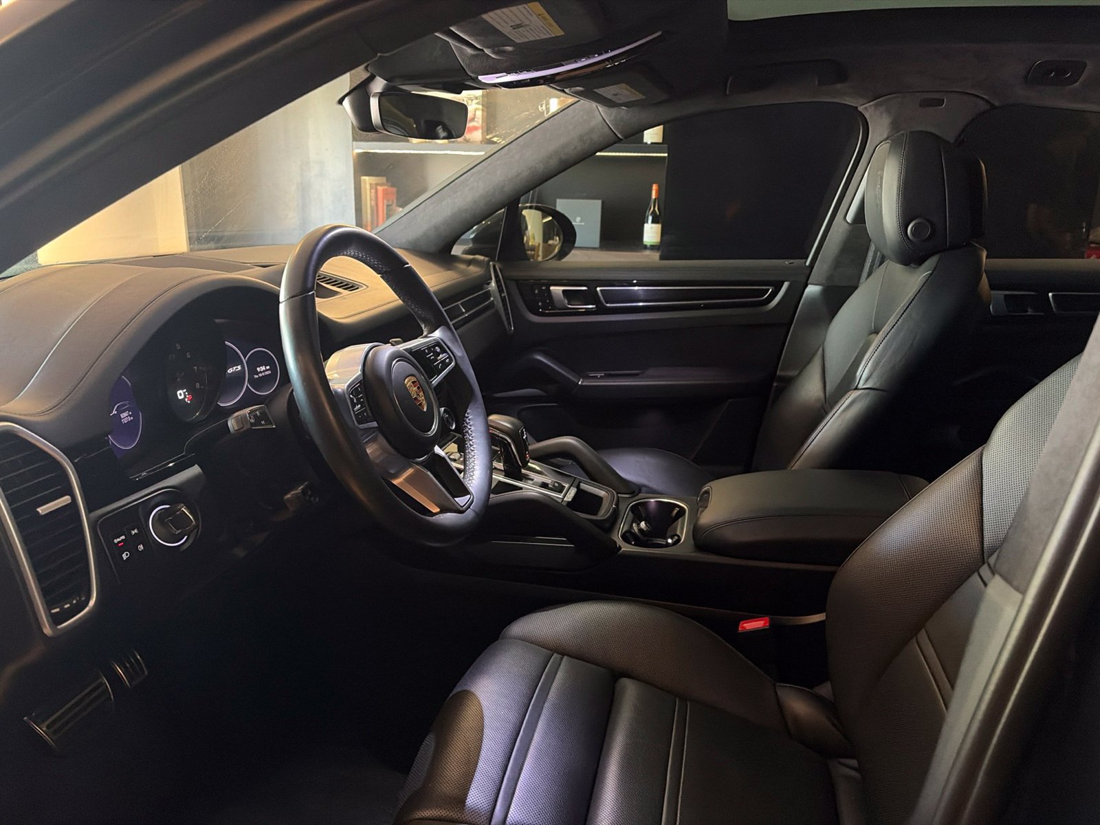 Used 2023 Porsche Cayenne GTS AWD/4WD image 7