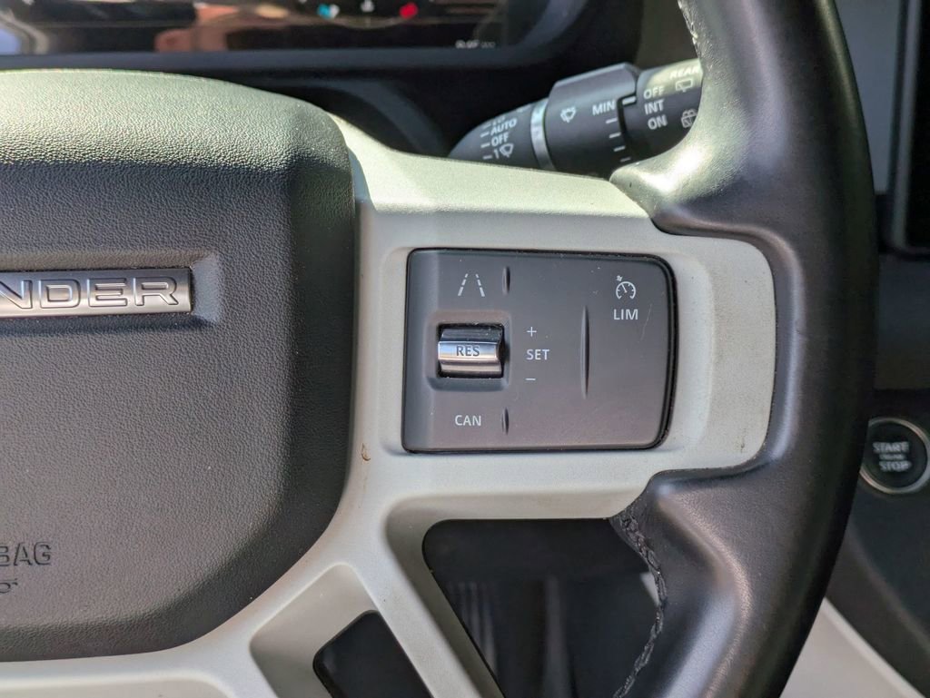 Used 2023 Land Rover Defender 90 S image 23