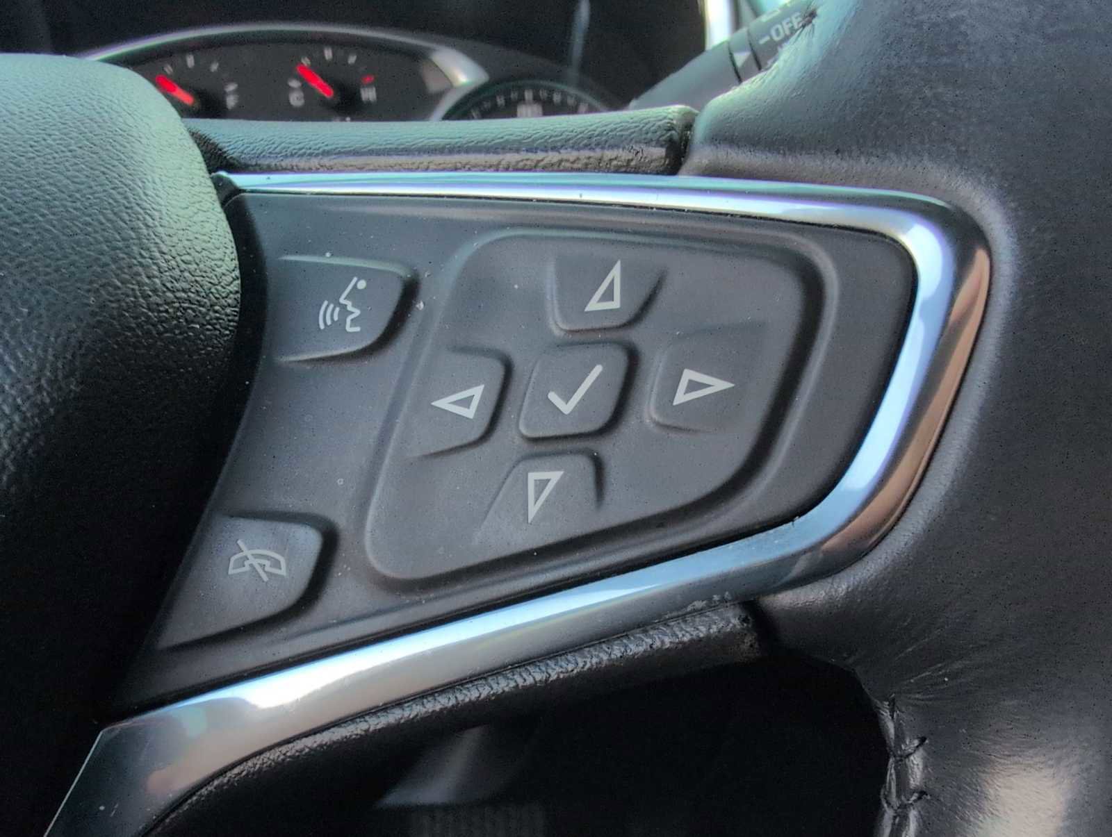 Used 2020 Chevrolet Equinox LT image 25