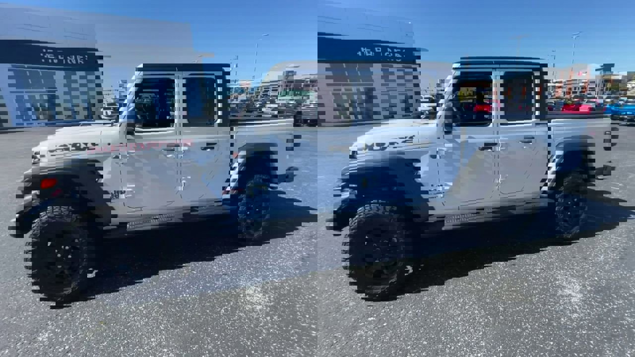 Used 2023 Jeep Gladiator Mojave w/ Cold Weather Group image 6