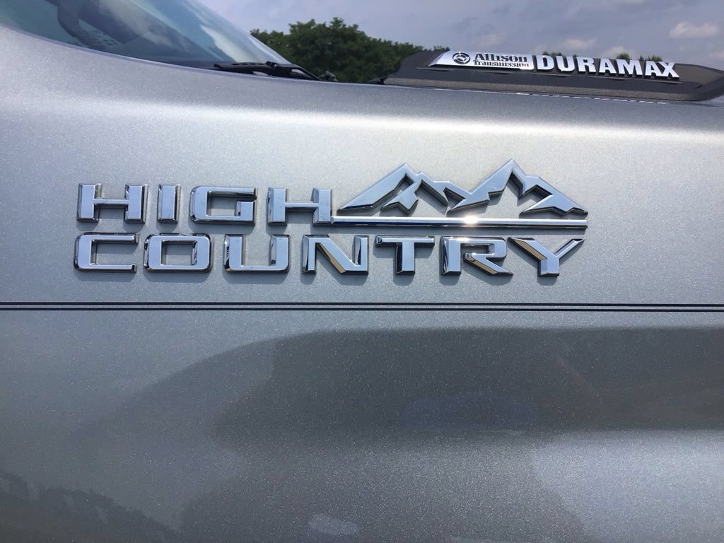 Used 2025 Chevrolet Silverado 2500 High Country w/ Technology Package AWD/4WD image 36