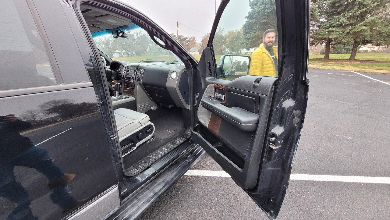 Used 2006 Lincoln Mark LT 4x4 image 16