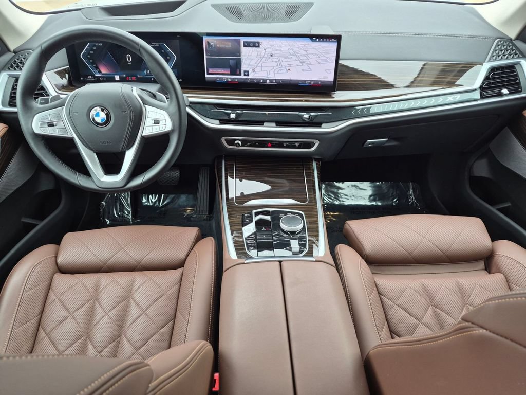 Certified 2025 BMW X7 xDrive40i w/ Premium Package AWD/4WD image 13