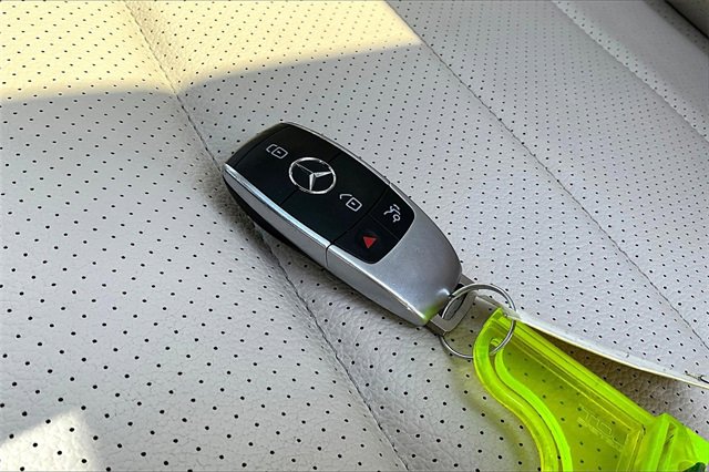 Used 2022 Mercedes-Benz GLE 350 4MATIC image 32