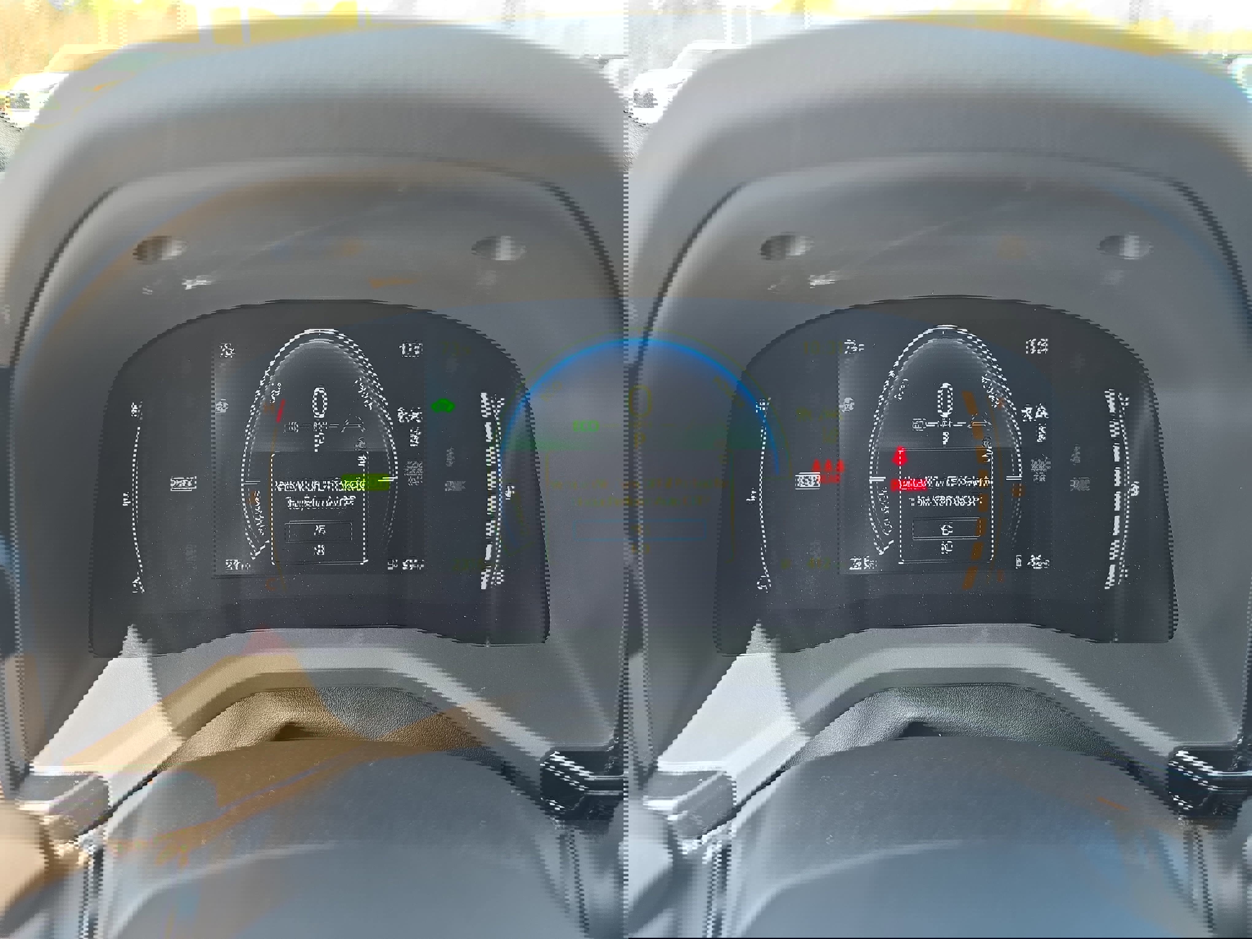 Used 2025 Toyota Camry SE w/ Convenience Package image 18