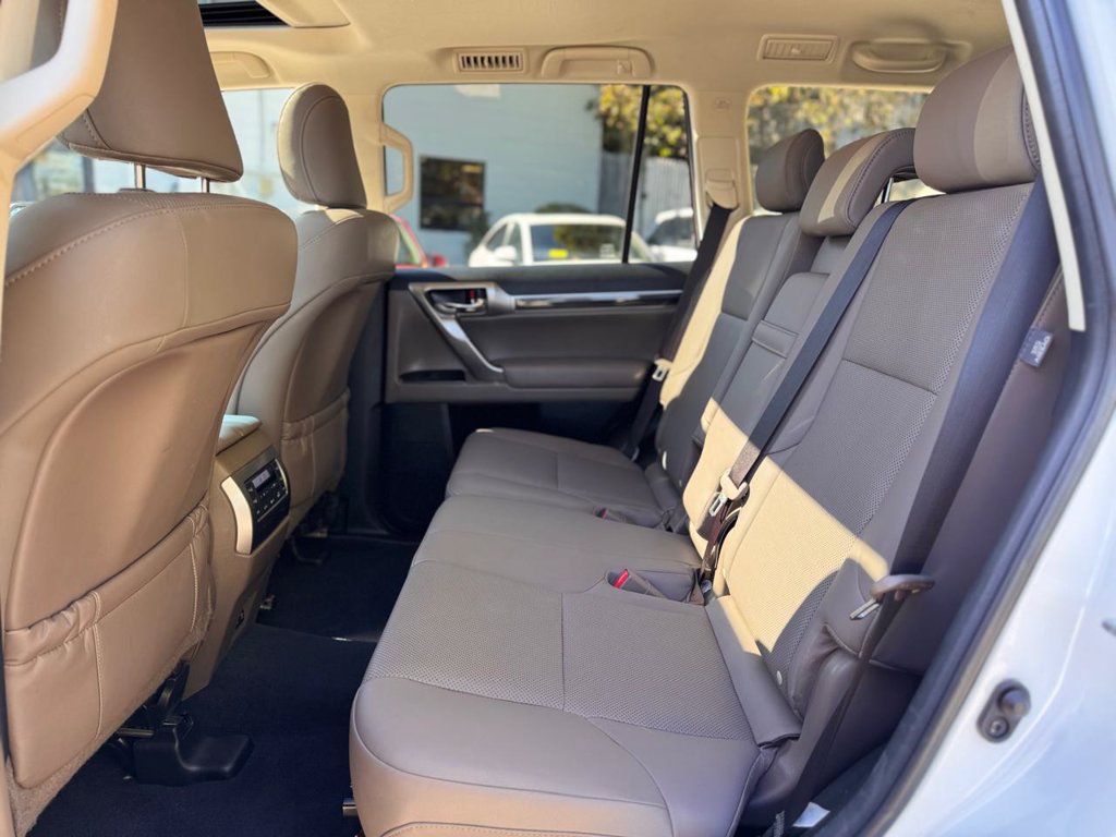 Used 2023 Lexus GX 460 Premium w/ Premium Package AWD/4WD image 23