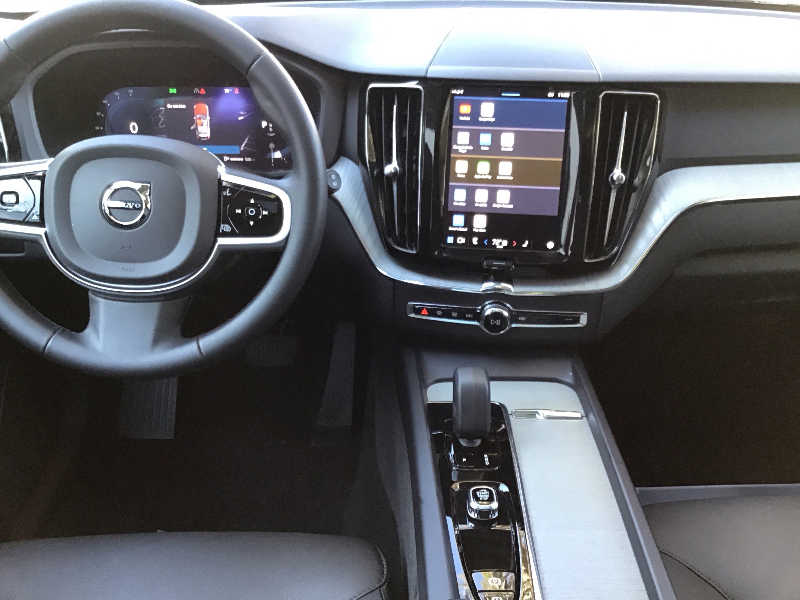 Certified 2025 Volvo XC60 B5 Plus image 28