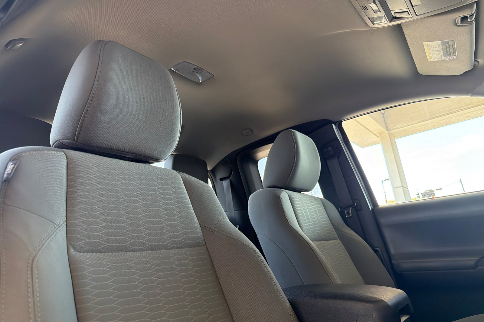 Used 2016 Toyota Tacoma SR5 RWD image 14