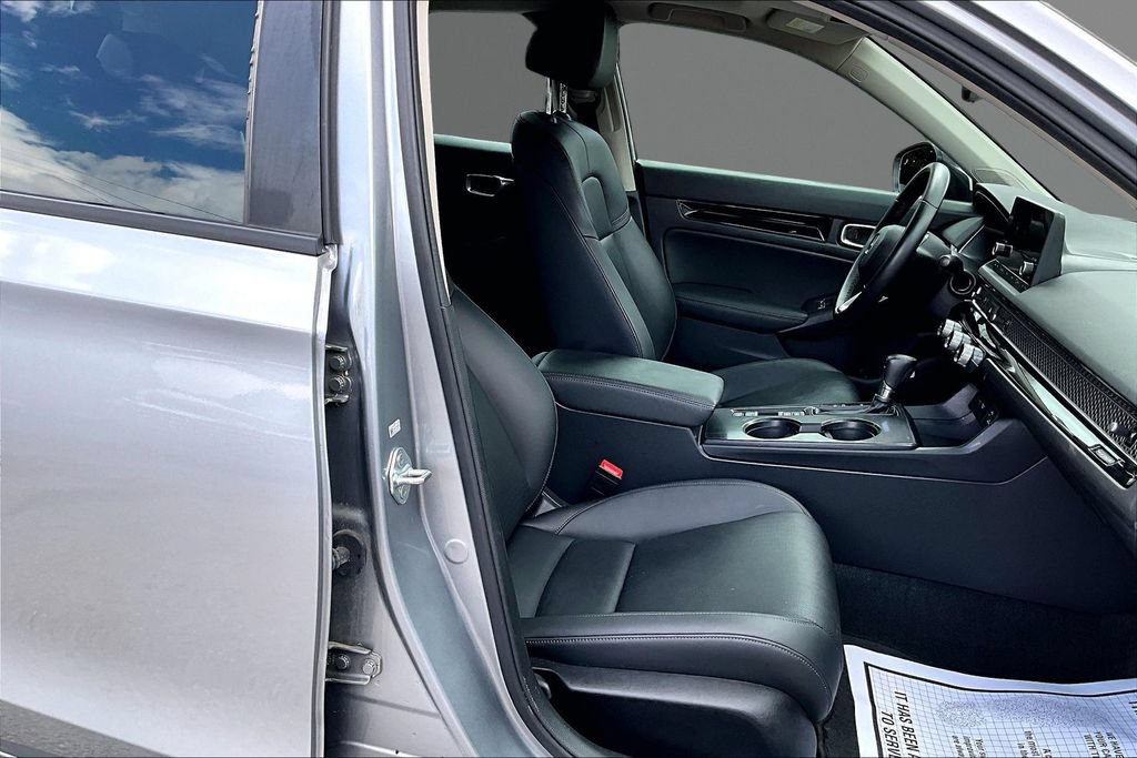 Used 2024 Honda Civic EX-L image 7