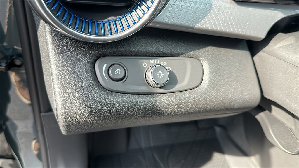 New 2025 Chevrolet Trax LT w/ LT Convenience Package image 14