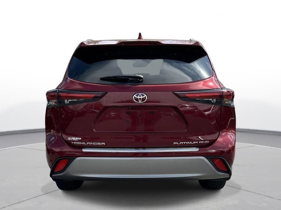 Used 2024 Toyota Highlander Platinum image 7
