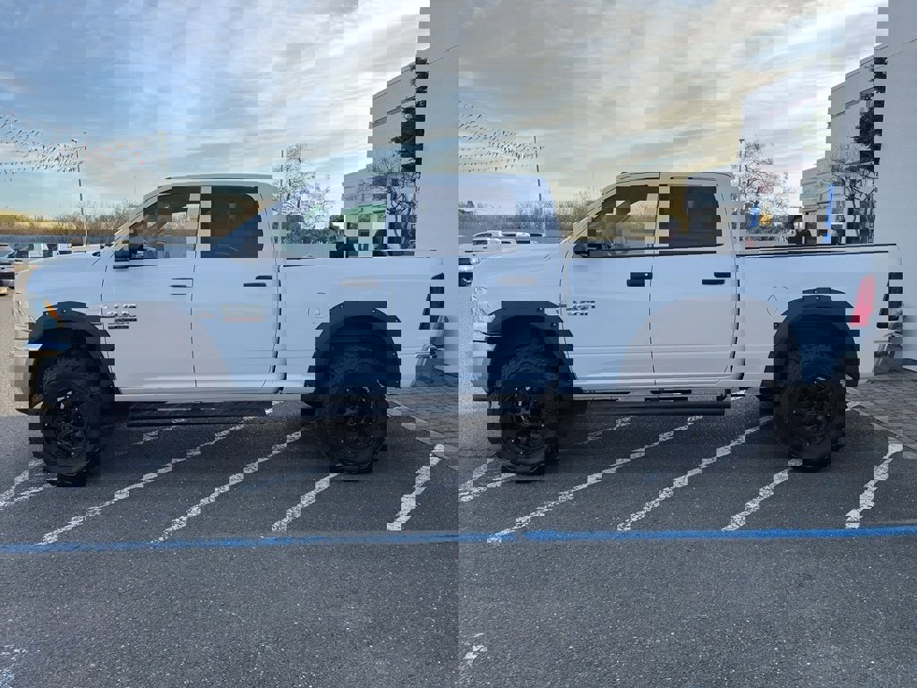 Used 2016 RAM 3500 Tradesman w/ Chrome Appearance Group image 4