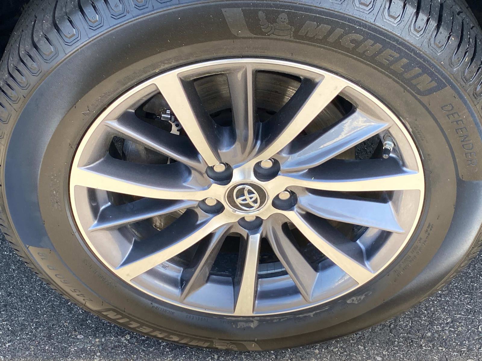 Used 2019 Toyota Highlander XLE image 30