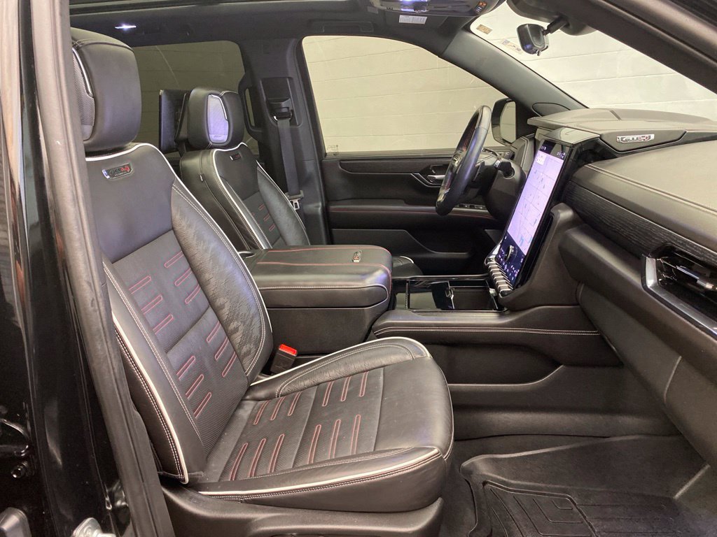 Used 2025 GMC Yukon AT4 Ultimate w/ LPO, Floor Liner Package AWD/4WD image 26