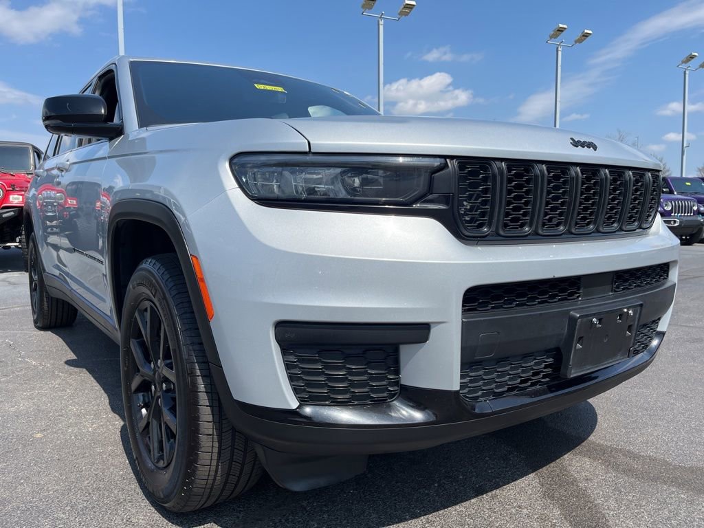 Used 2024 Jeep Grand Cherokee L Laredo AWD/4WD image 47