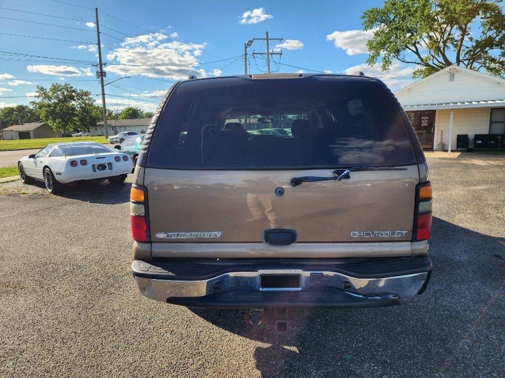 Used 2004 Chevrolet Suburban LS w/ Preferred Equipment Group RWD image 6