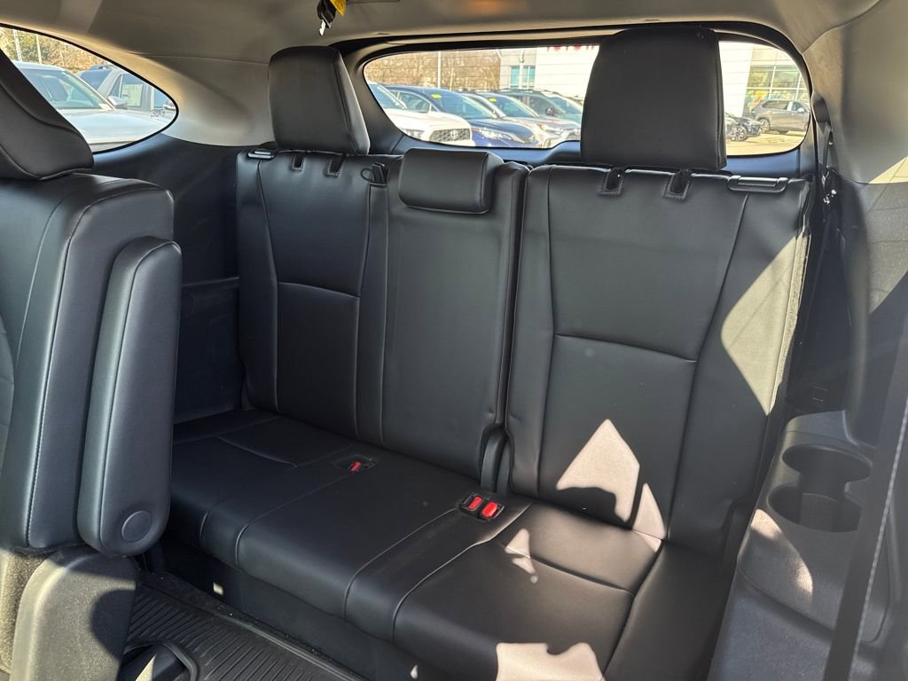 Used 2025 Toyota Highlander XLE image 39