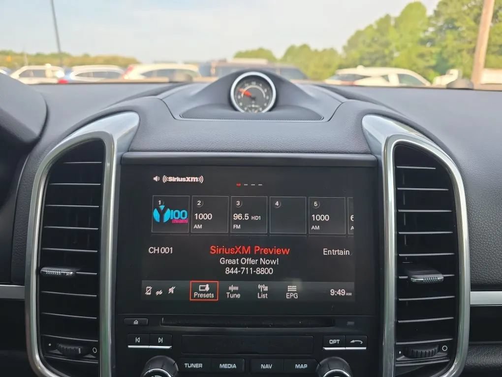 Used 2017 Porsche Cayenne AWD/4WD image 27