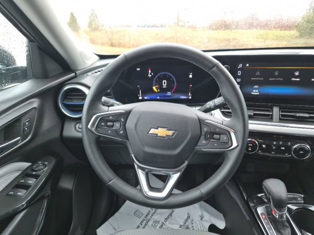 Used 2025 Chevrolet Trax LT w/ Driver Confidence Package image 17