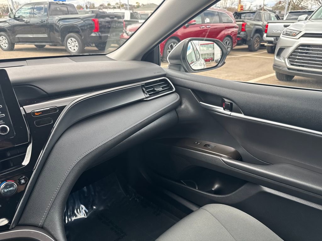 Used 2023 Toyota Camry LE image 26