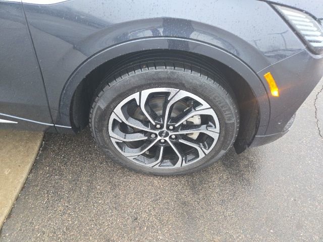 Certified 2024 Lincoln Nautilus Reserve w/ Equipment Group 202A image 19