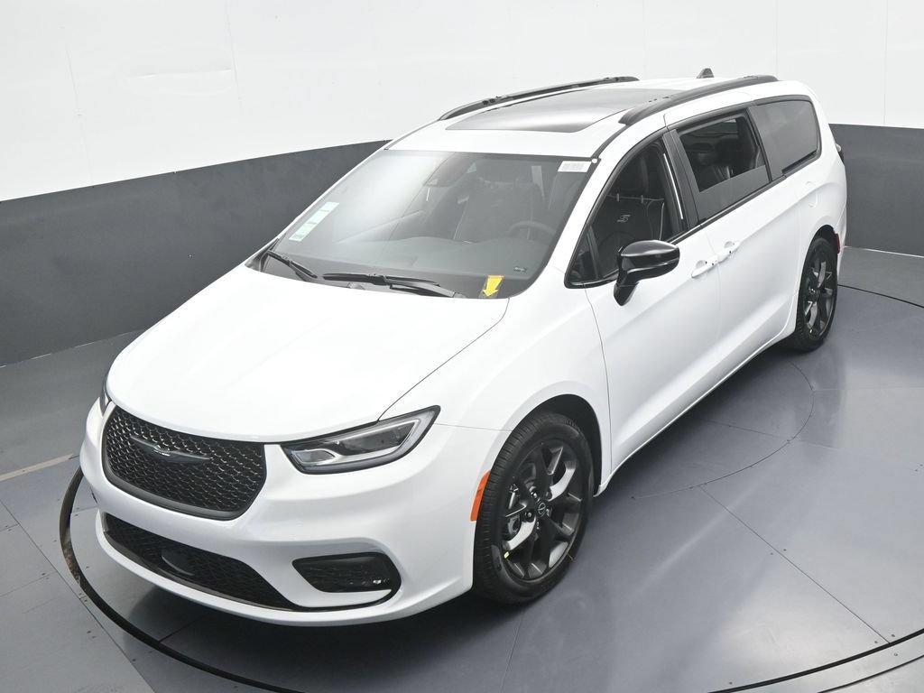 New 2026 Chrysler Pacifica Limited w/ S Appearance Package FWD image 41