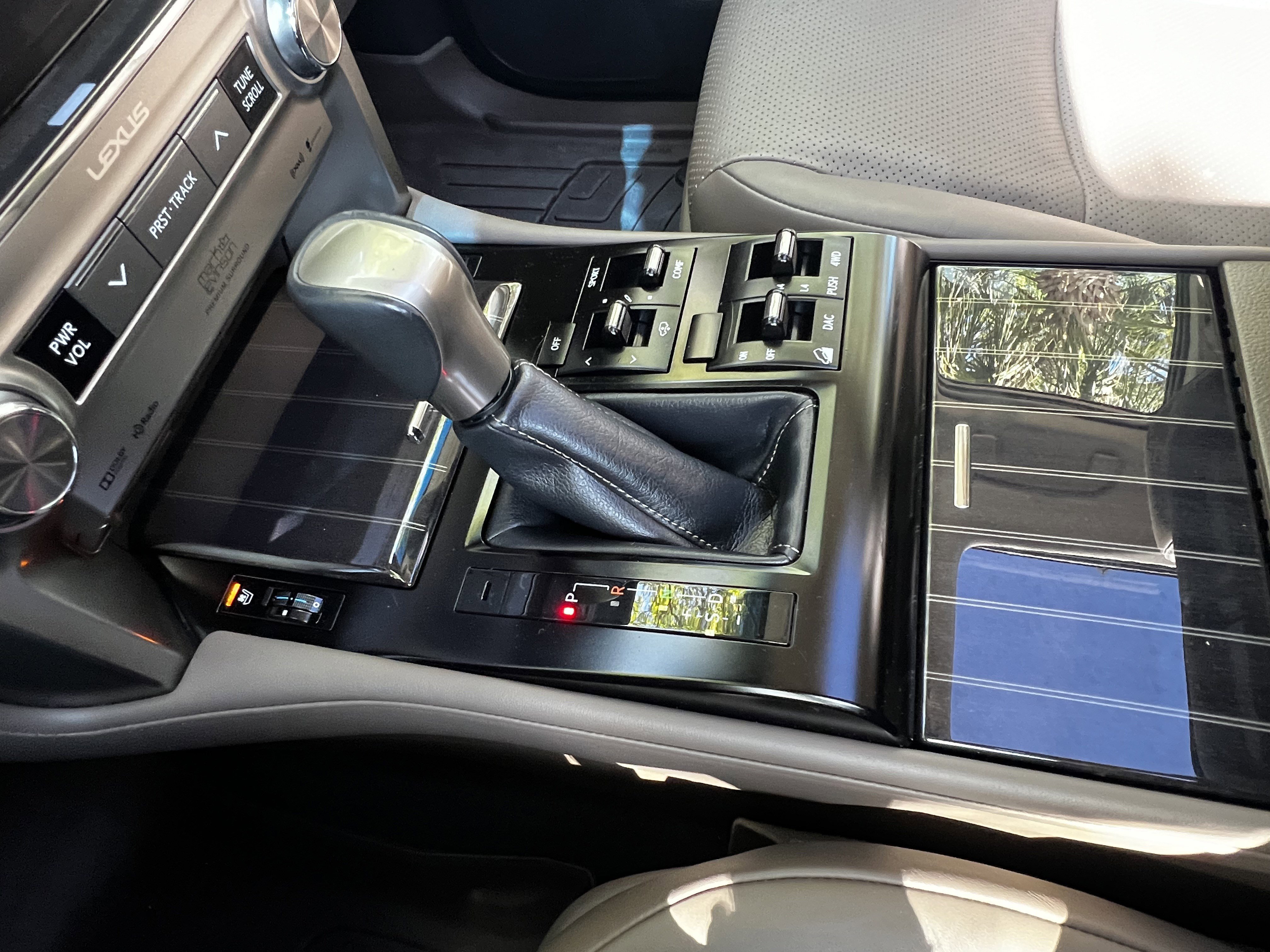 Used 2020 Lexus GX 460 Luxury w/ Accessory Package image 28