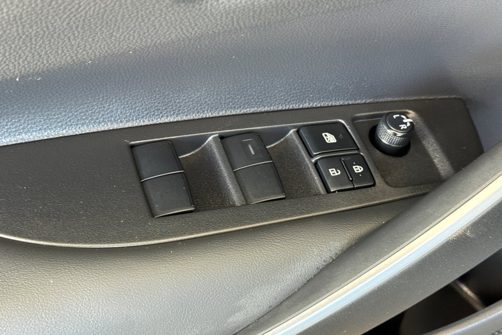 Certified 2024 Toyota Corolla SE w/ SE Premium Package FWD image 18