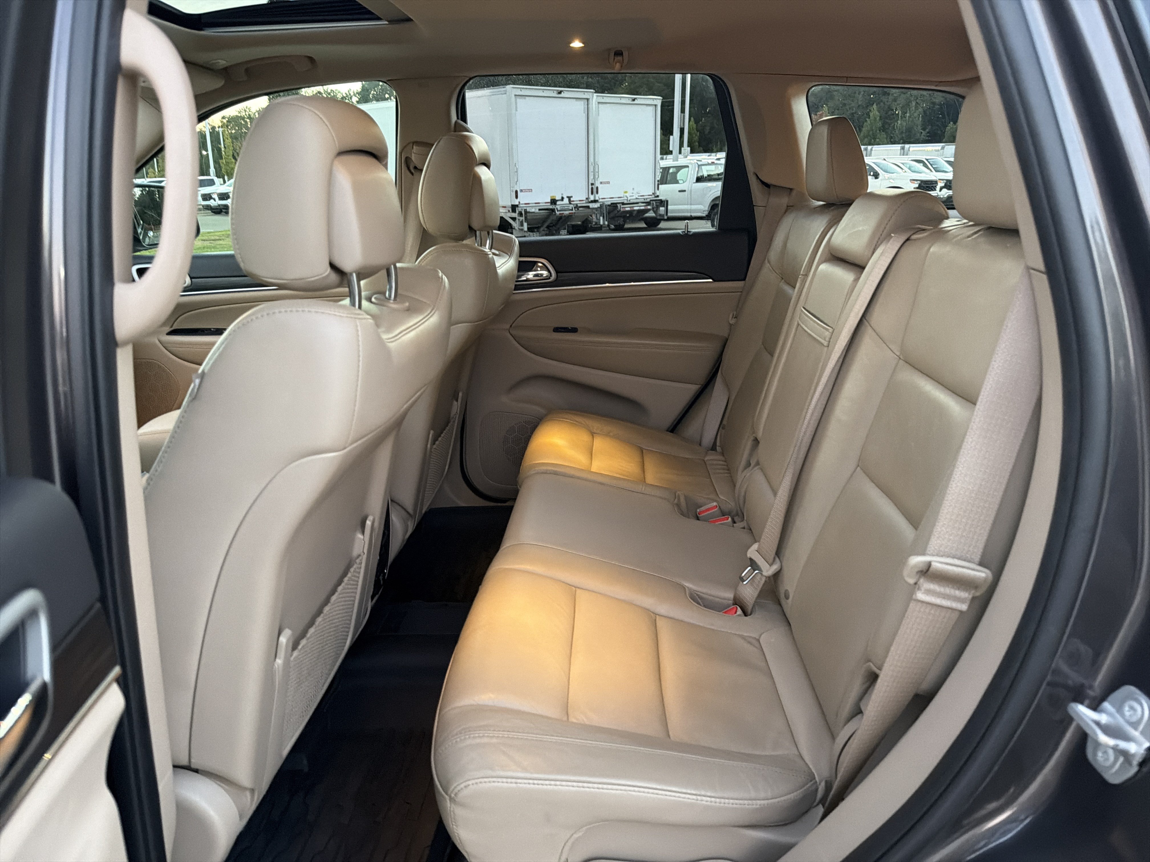 Used 2021 Jeep Grand Cherokee Limited w/ Premium Lighting Group AWD/4WD image 31