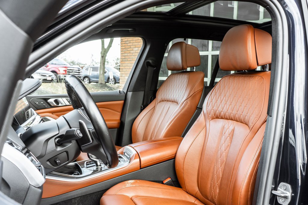 Used 2022 BMW X5 M50i w/ Executive Package image 6