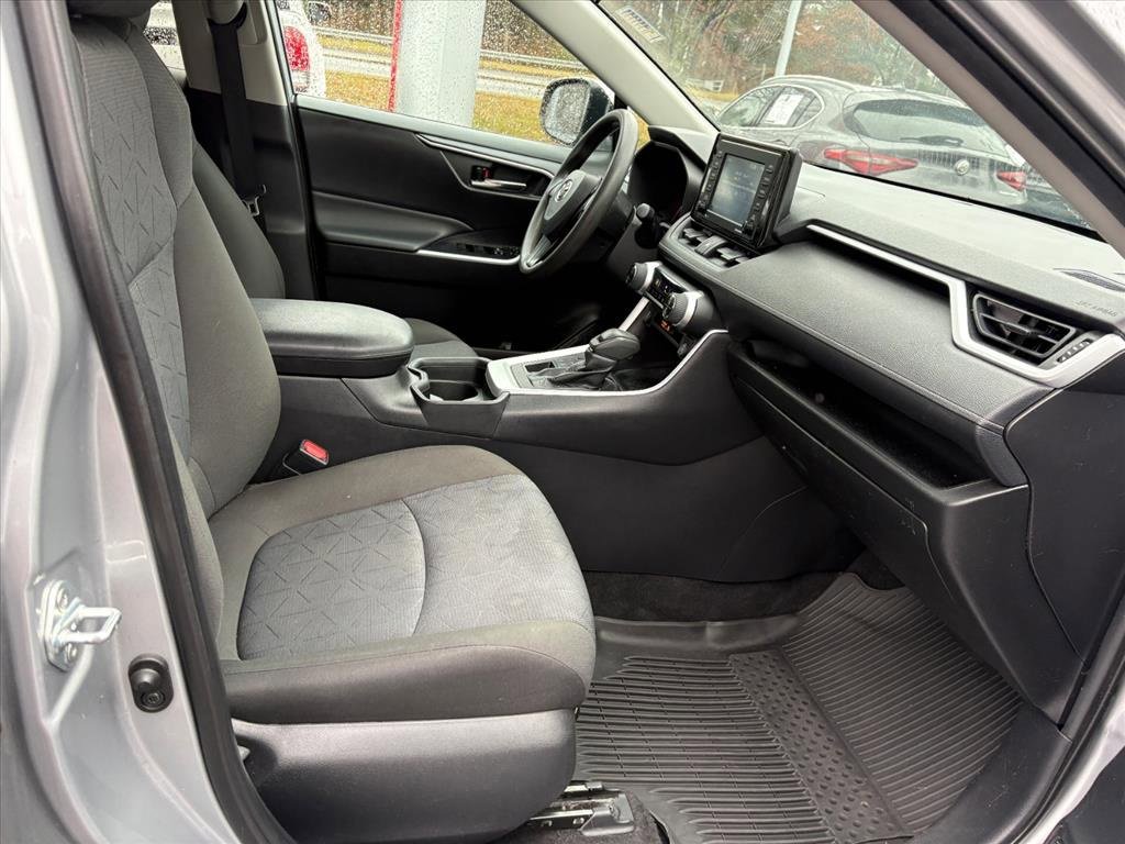 Used 2021 Toyota RAV4 XLE image 18