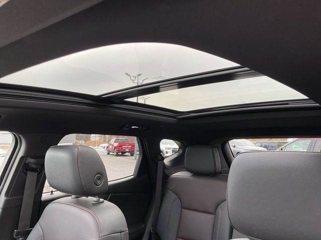 Certified 2023 Chevrolet Blazer RS w/ Driver Confidence II Package image 17