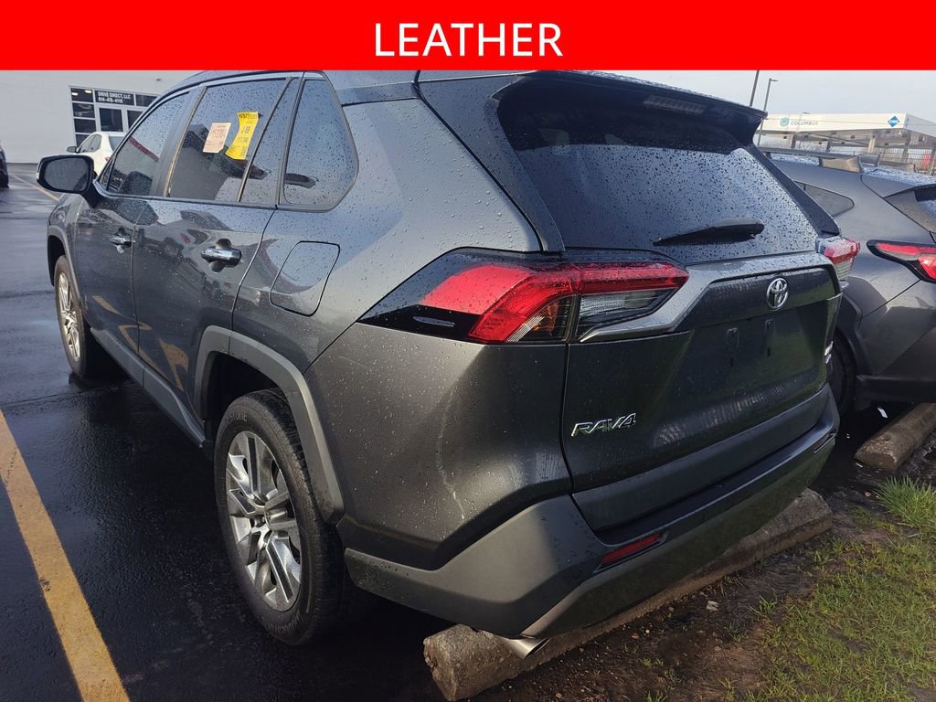 Used 2021 Toyota RAV4 Limited image 4