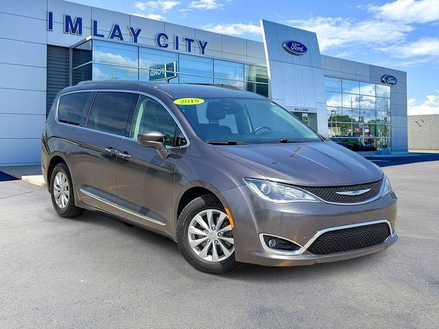 Used 2018 Chrysler Pacifica Touring-L Plus FWD image 1