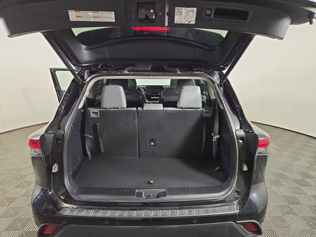 Used 2024 Toyota Highlander Limited image 34