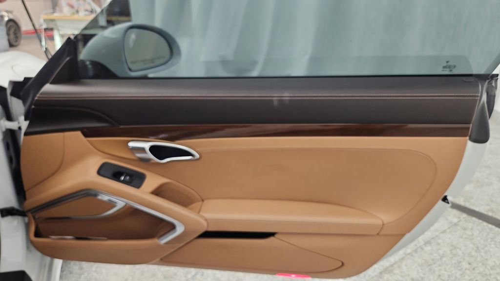 Used 2015 Porsche 911 Turbo S image 26