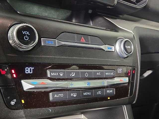 Used 2020 Ford Explorer XLT w/ Comfort Package image 19