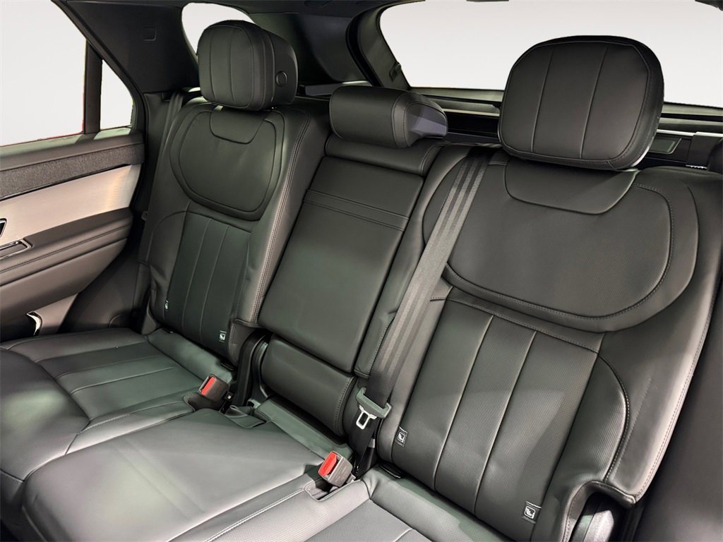 New 2025 Land Rover Range Rover Sport SE image 13