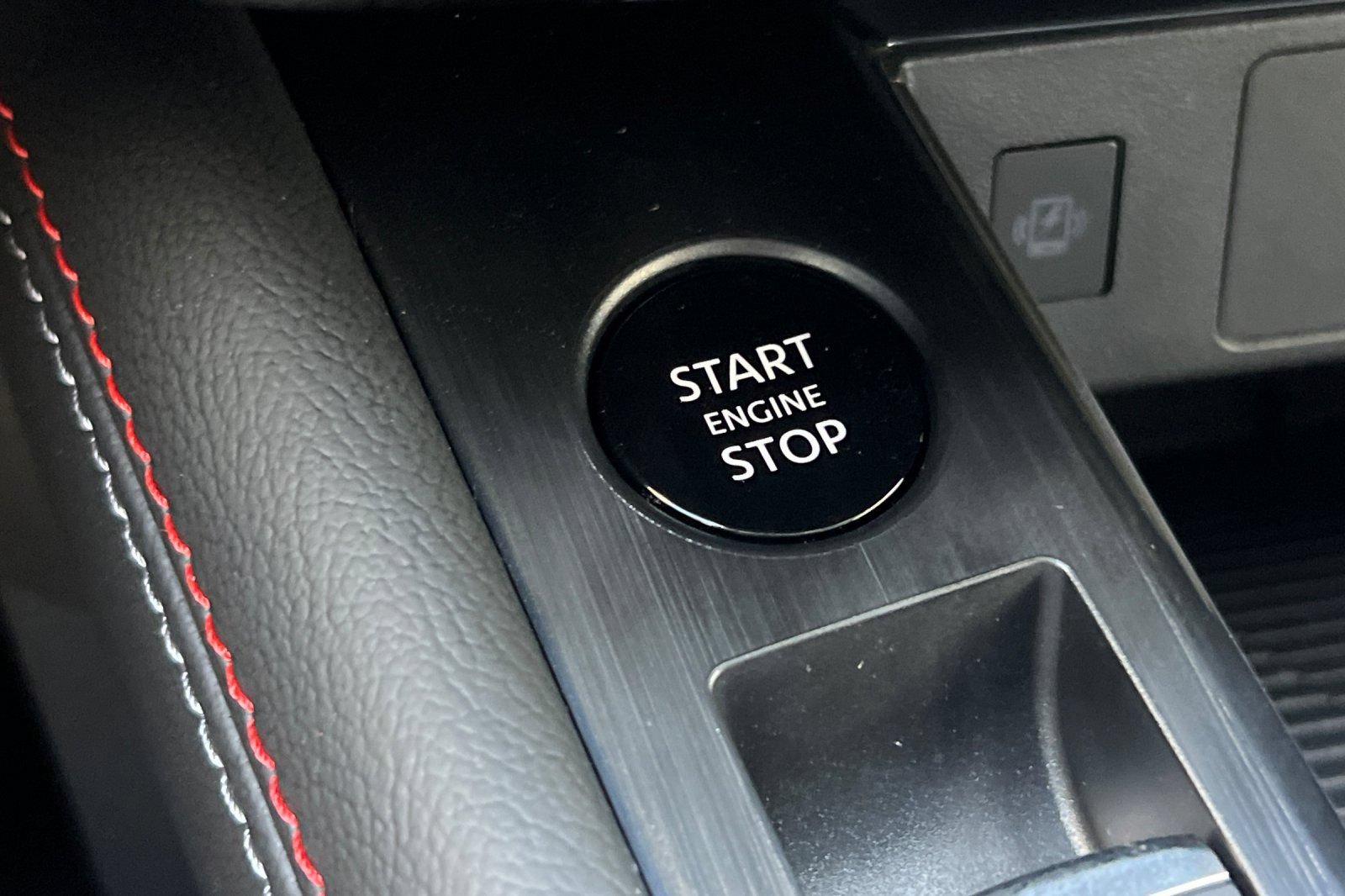 New 2027 Nissan Kicks SR FWD image 19