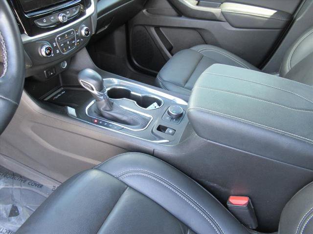 Used 2023 Chevrolet Traverse LT w/ Midnight/Sport Edition AWD/4WD image 16