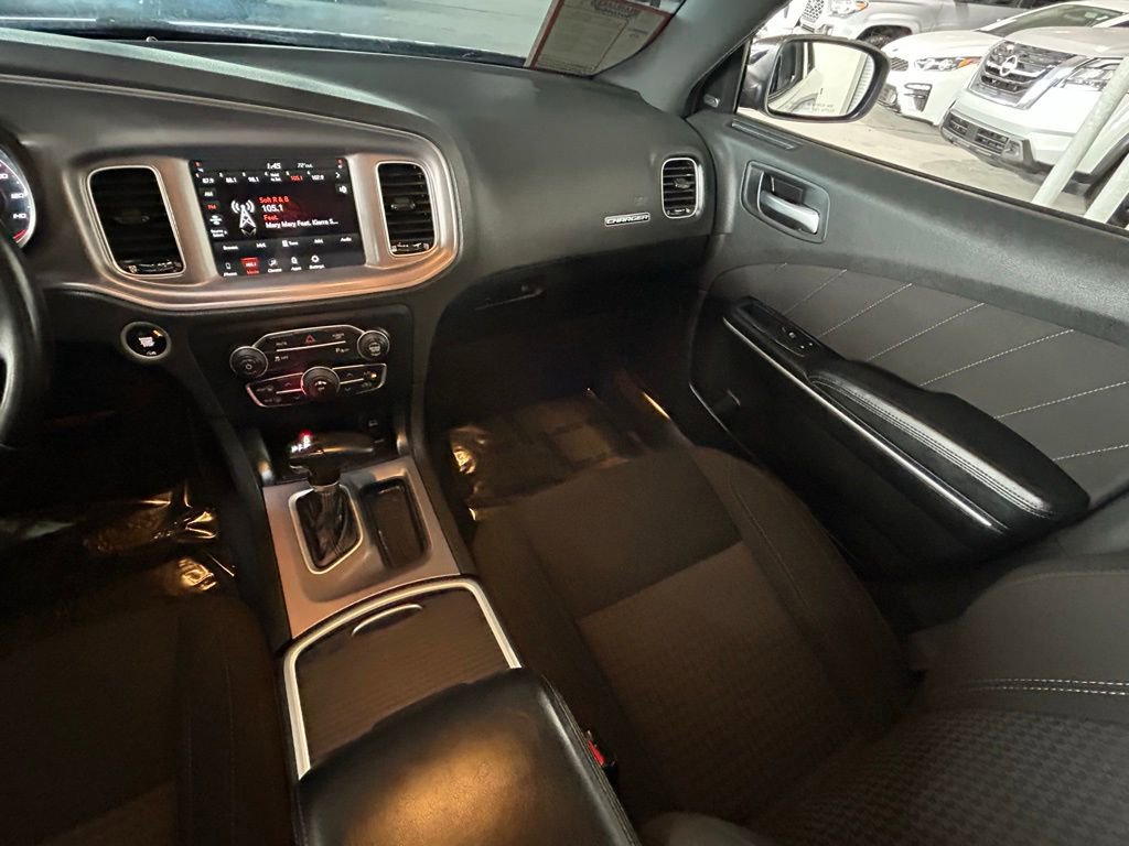 Used 2023 Dodge Charger SXT image 9