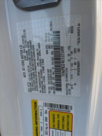 Used 2016 Ford Mustang Shelby GT350 w/ Technology Package image 30