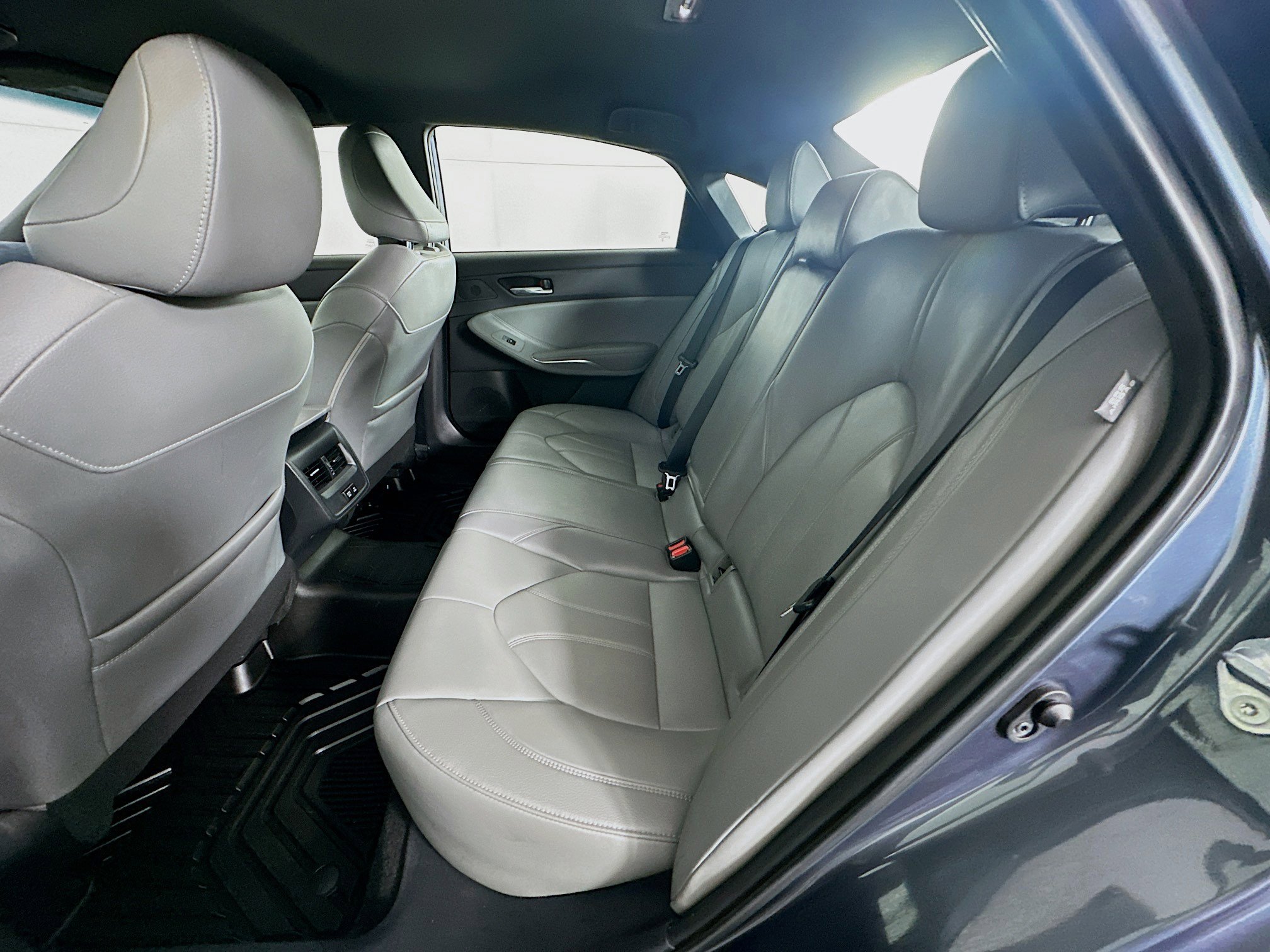 Used 2022 Toyota Avalon XLE image 26